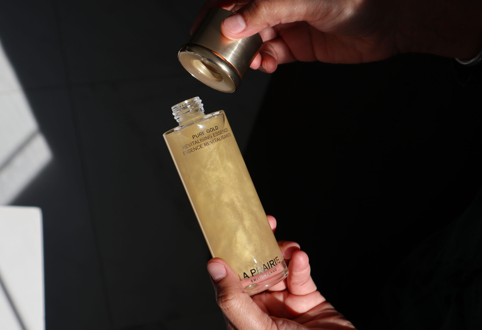 LaPrairiePureGoldRevitalisingEssence-0596